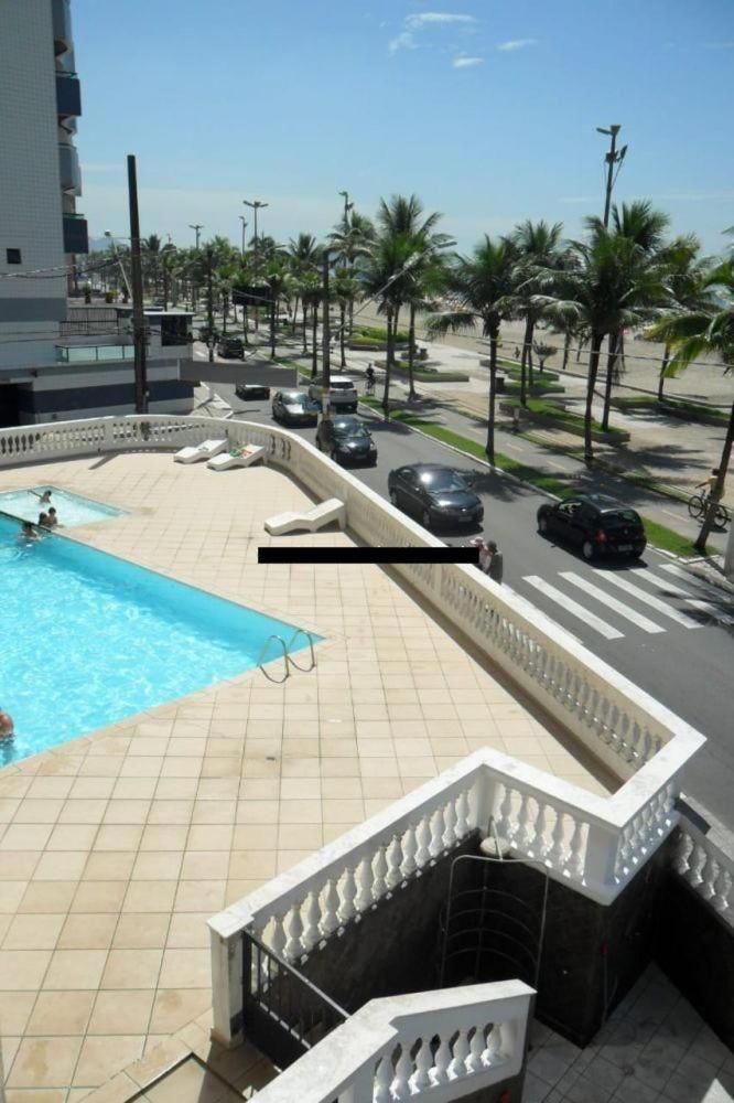 Apartamento Frente Ao Mar Com Varanda E Piscina Praia Grande  Exterior photo